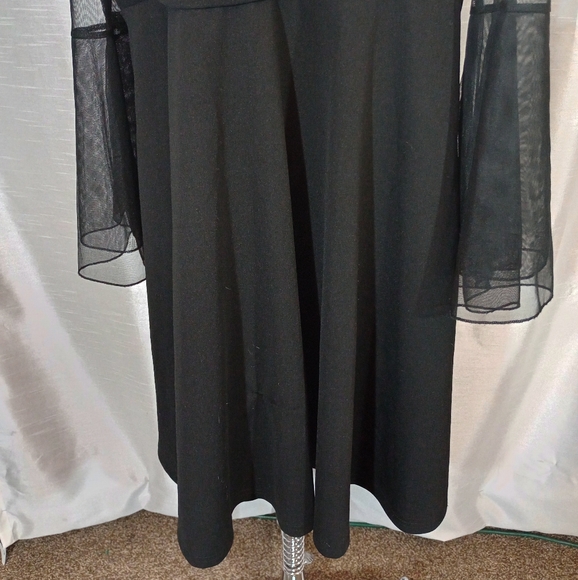 Long Bell-Sleeved Midi Dress Black:See Thru bodice +Sleeves, Waved collar,4X - Picture 11 of 12